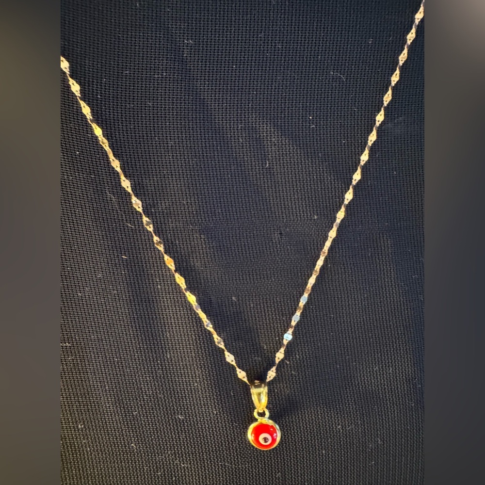 10k rose gold 16inch chain 14k red evil eye, #118 new in pretty 🤩 box!